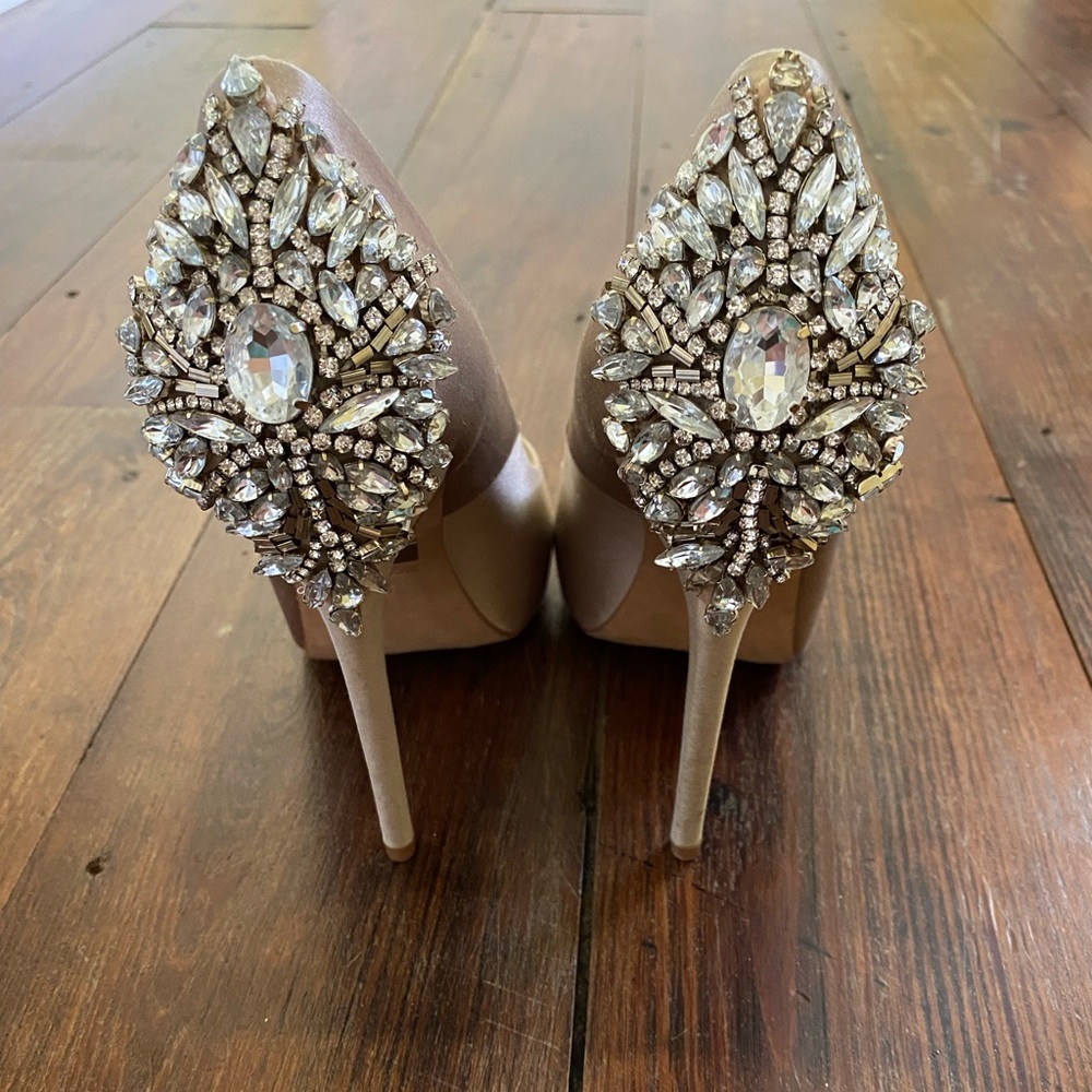 Badgley Mischka Peep Toe Heels, Latte, Size 6